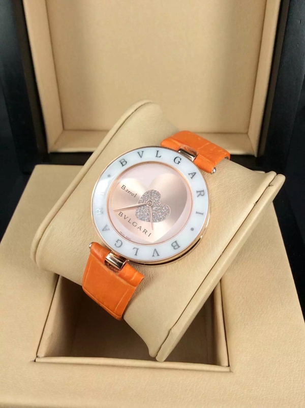 ブルガリ時計正面デザイン